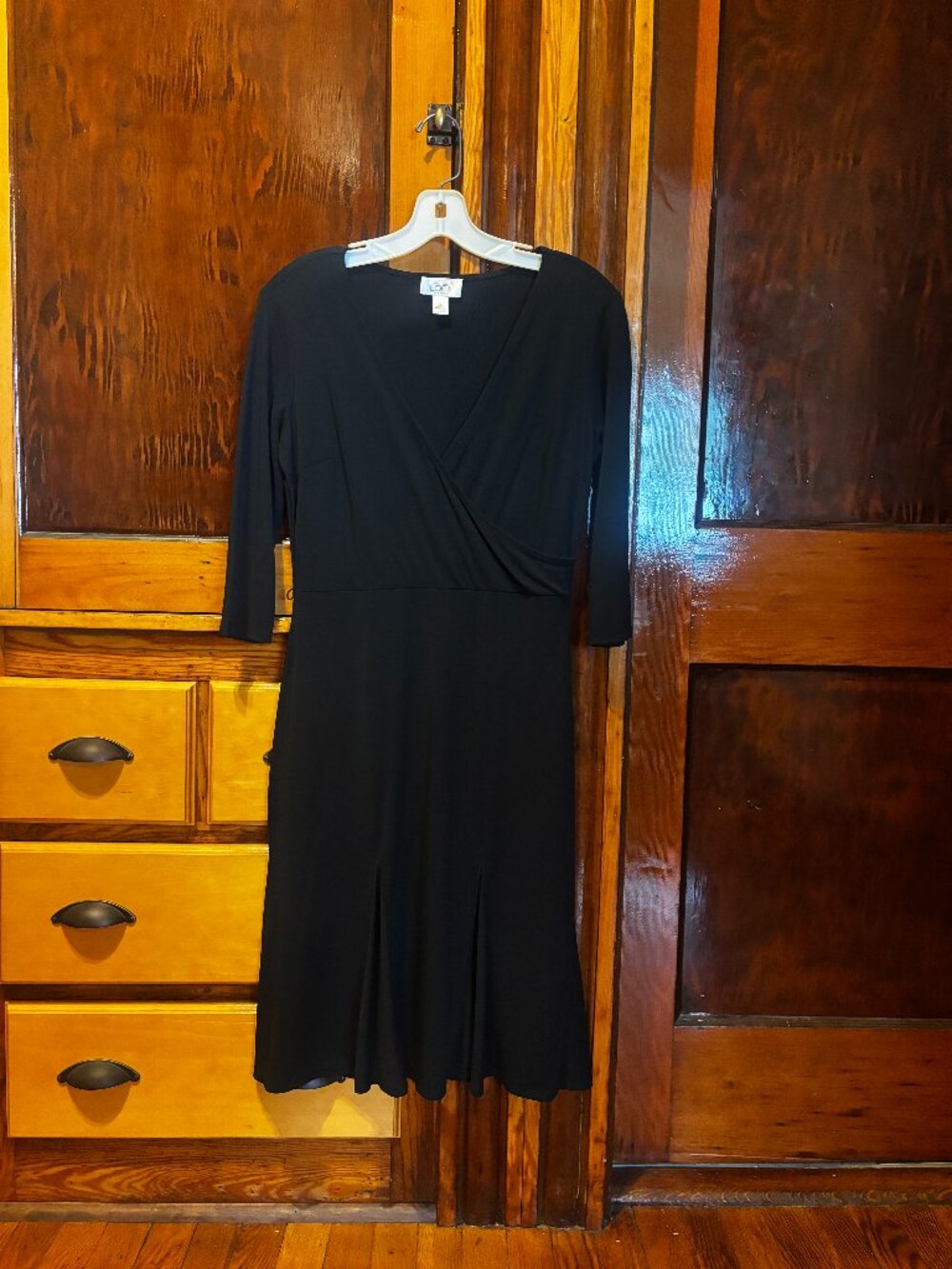 Ann Taylor LOFT Petites 3/4 Sleeve V-Neck Black Dress Size 8P